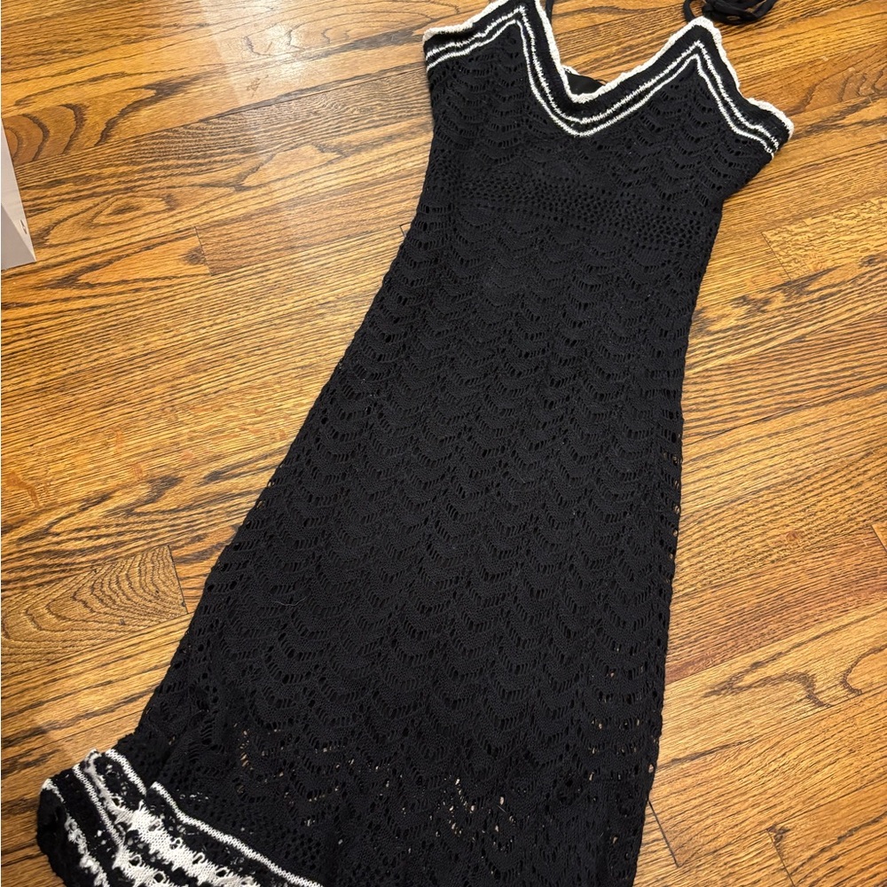 BCBG MAXAZRIA black and white knit dress